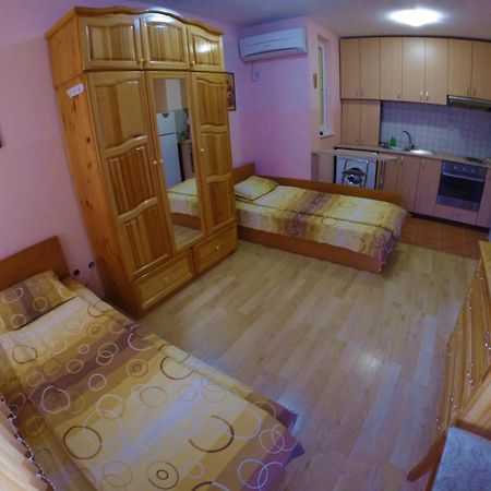 Our Home Guest Rooms เวลีคอเทอร์โนโว ภายนอก รูปภาพ