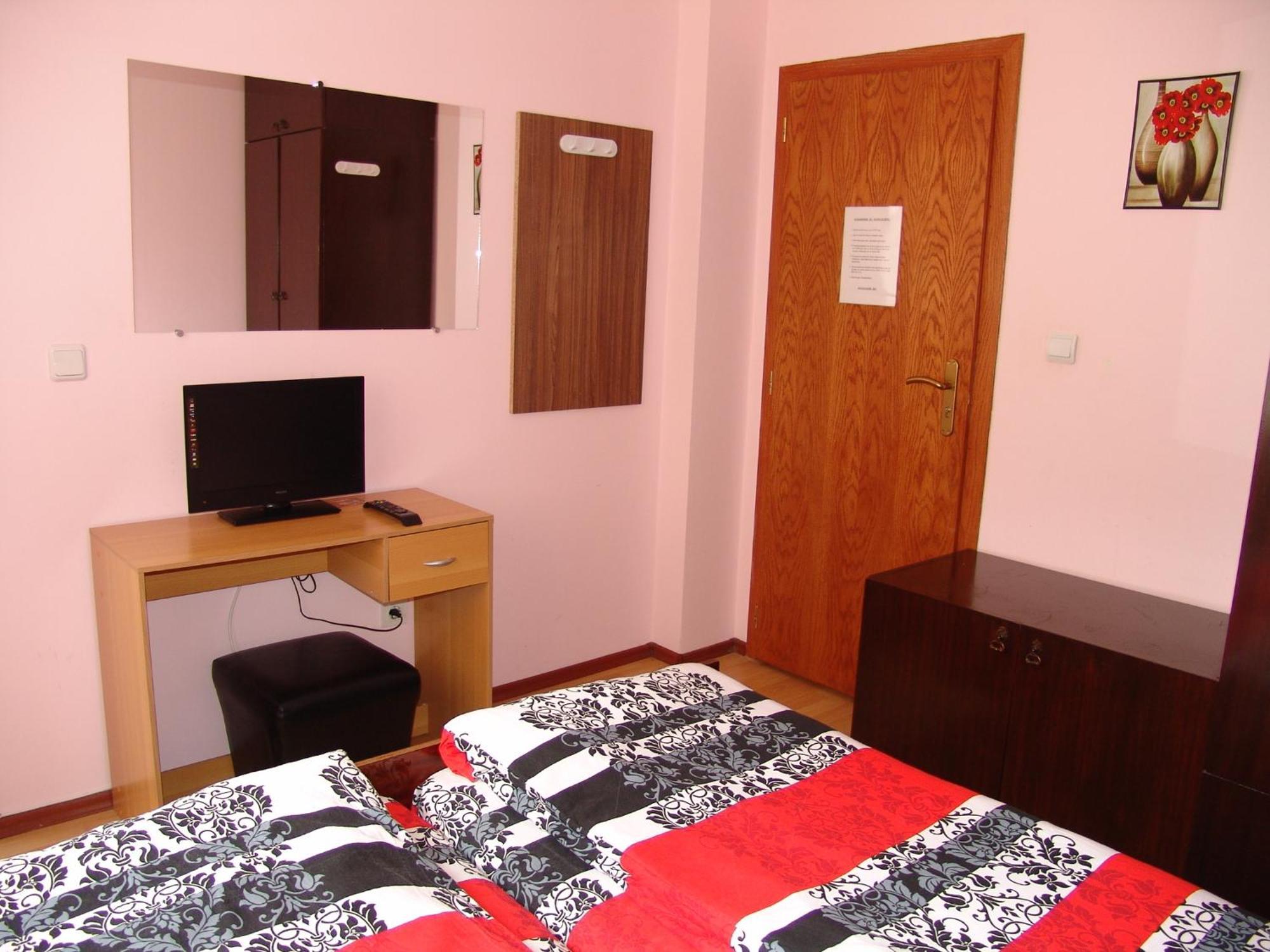 Our Home Guest Rooms เวลีคอเทอร์โนโว ห้อง รูปภาพ