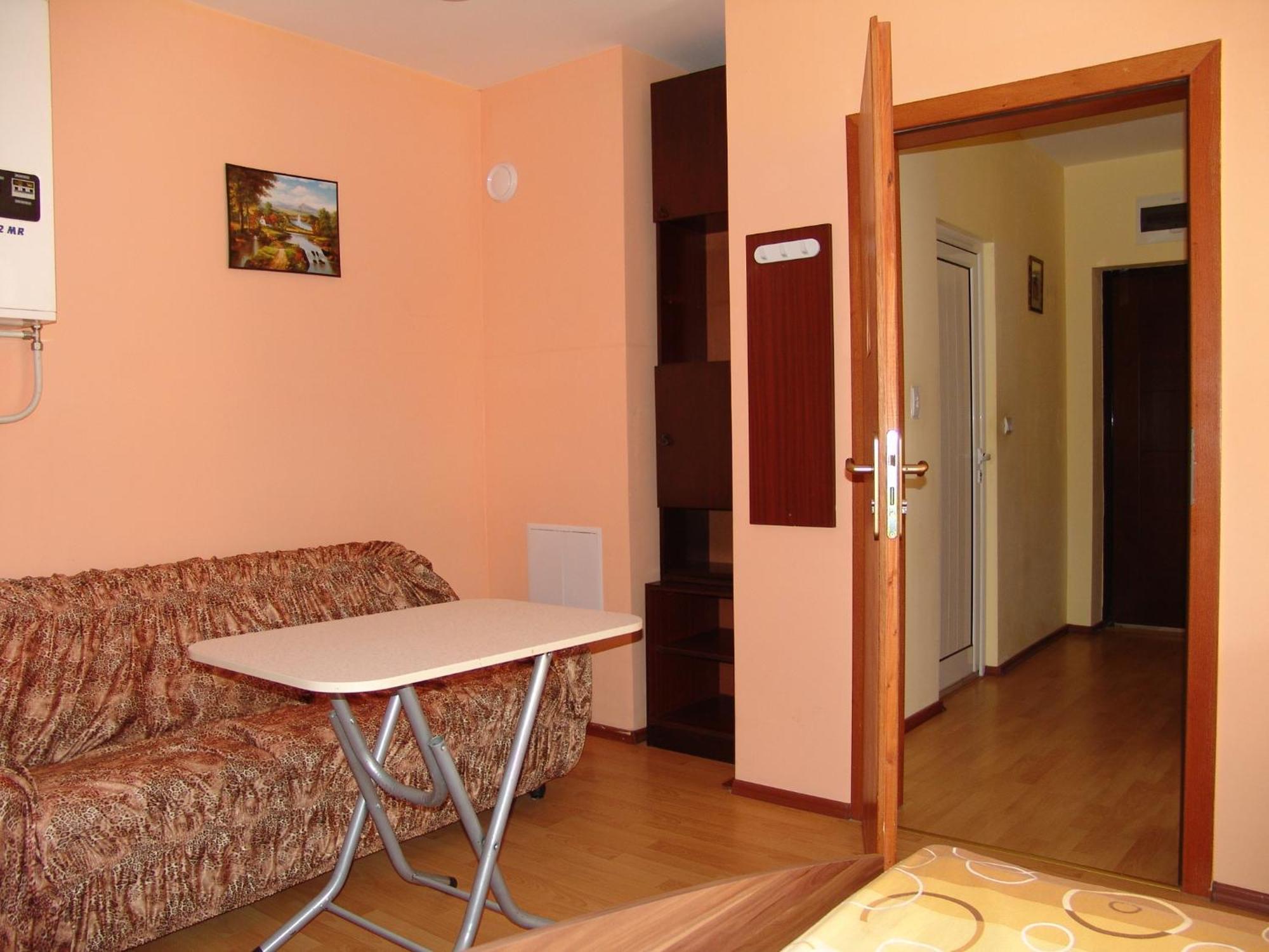 Our Home Guest Rooms เวลีคอเทอร์โนโว ภายนอก รูปภาพ