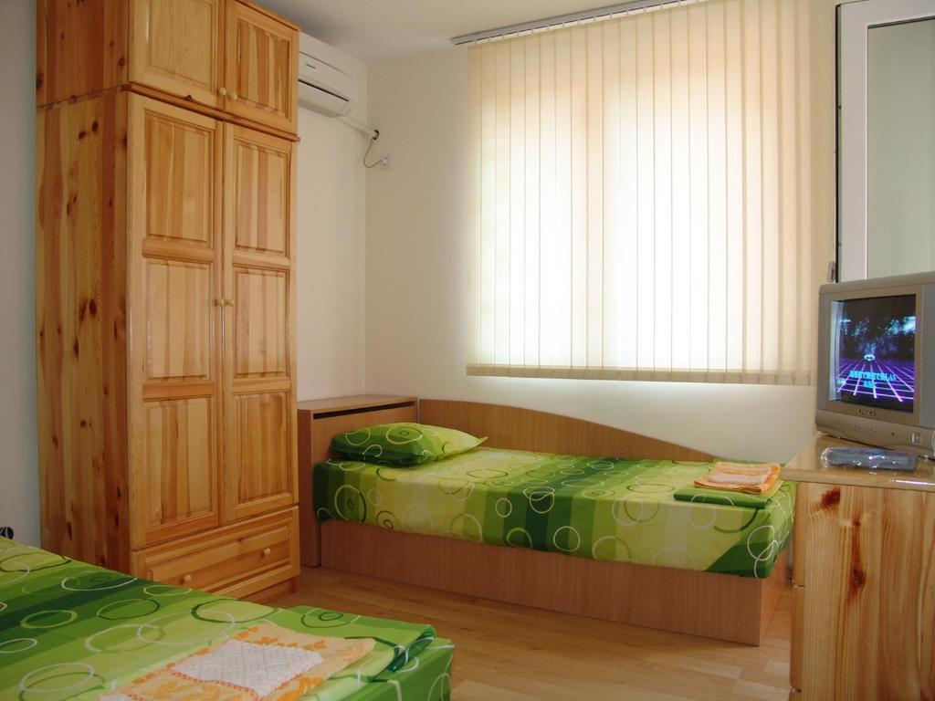 Our Home Guest Rooms เวลีคอเทอร์โนโว ภายนอก รูปภาพ