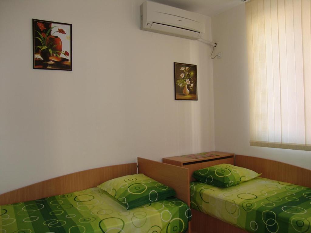 Our Home Guest Rooms เวลีคอเทอร์โนโว ภายนอก รูปภาพ