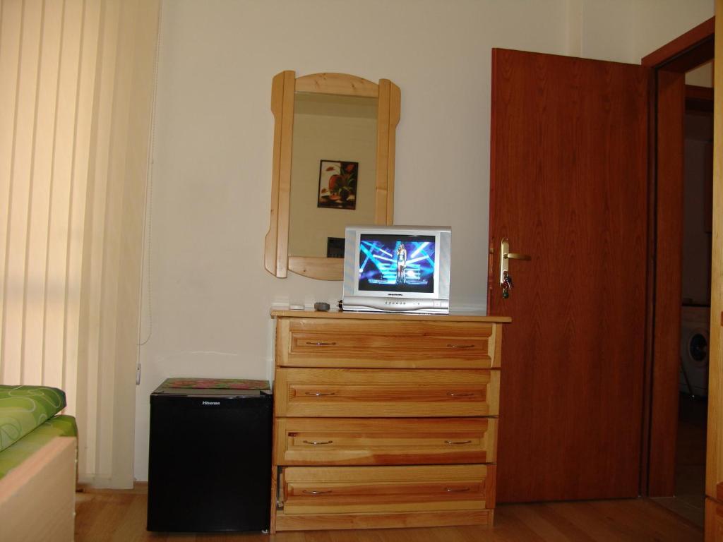 Our Home Guest Rooms เวลีคอเทอร์โนโว ภายนอก รูปภาพ