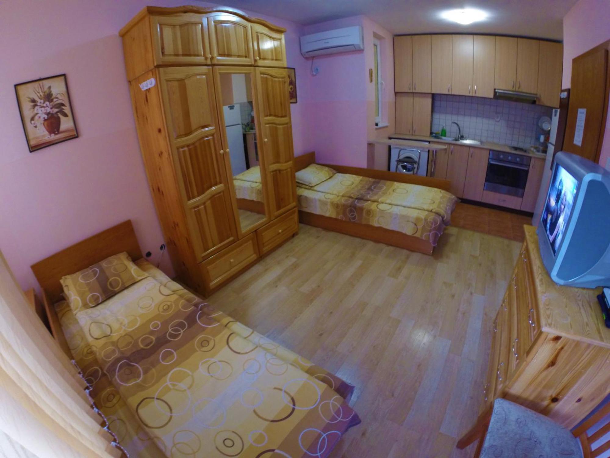 Our Home Guest Rooms เวลีคอเทอร์โนโว ภายนอก รูปภาพ